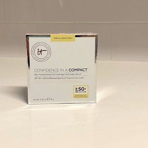 it cosmetics Confidence in a Compact: Fair